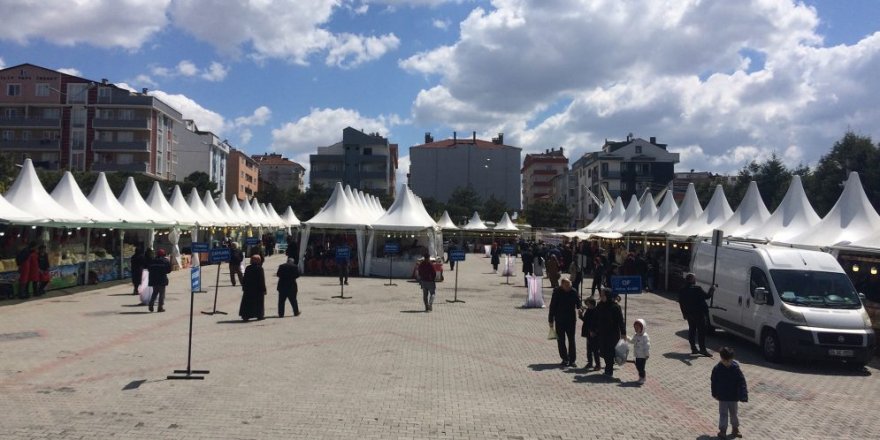 Çayırova'da 3. Hamsi Festivali ve Yöresel Kültürler Fuarı Devam Ediyor