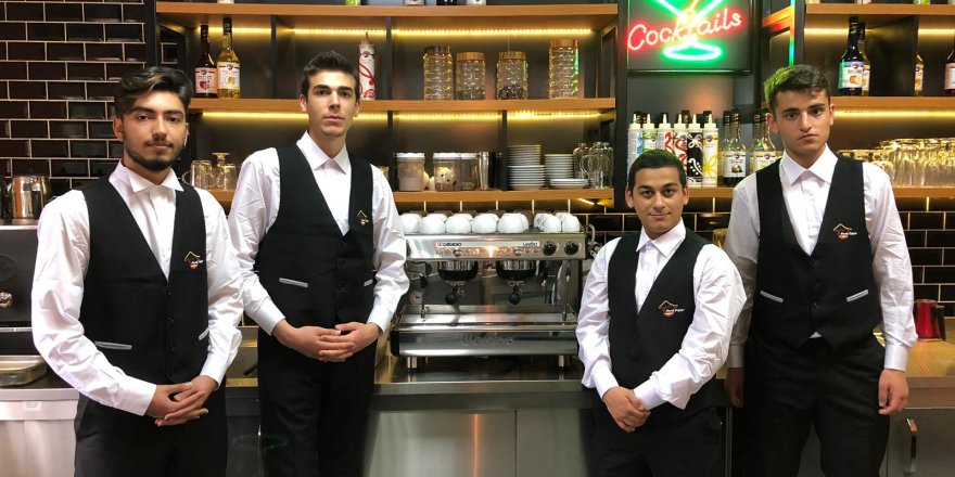 Beyaz Kalpler’de Barista kursu