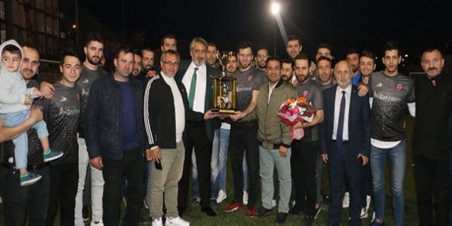 Şampiyonlar kupalarına kavuştu