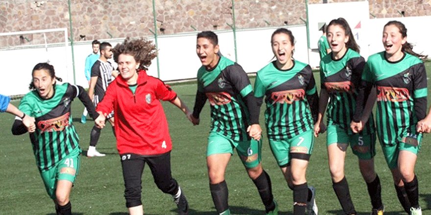 Kocaeli Bayan FK’nın umudu bitmedi