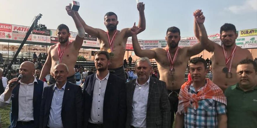 İzmit Belediyesporlu pehlivanlar bir altın, iki bronz madalya kazandı