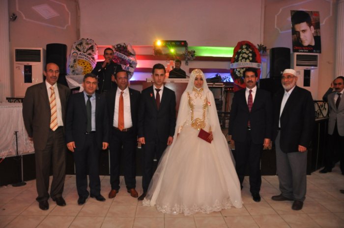 Yaman ve Toltar genç çifti yalnız bırakmadı