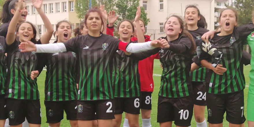 Kocaeli Bayan FK yıldız kızları Türkiye finallerinde