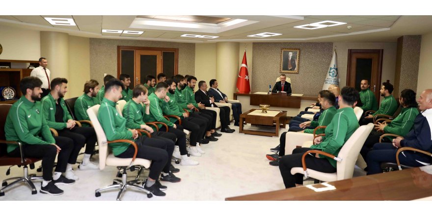 Büyükakın’dan şampiyonluk primi sözü