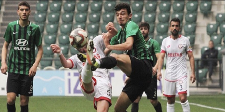 Başkan Özlü’den Şampiyon Sporcuya Ödül