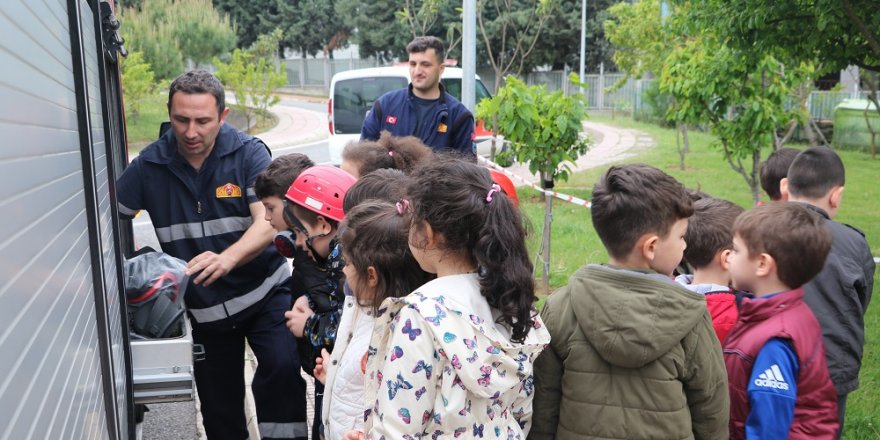 GOSB itfaiyesi öğrencileri ağırladı