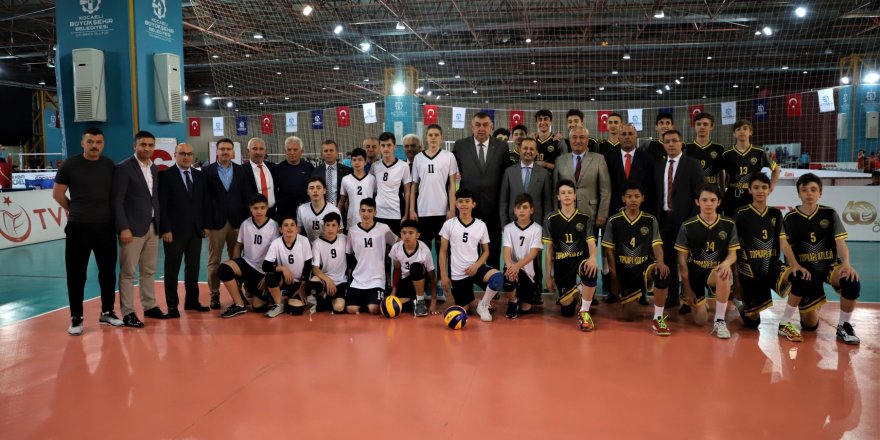 Voleybol Midiler Türkiye Şampiyonası Kocaeli’de Başladı