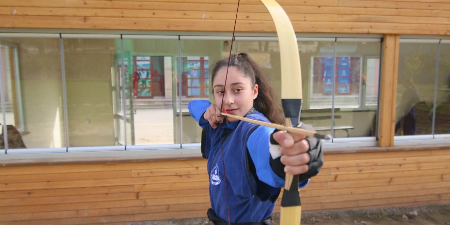 Genç okçunun hedefi, altın madalya