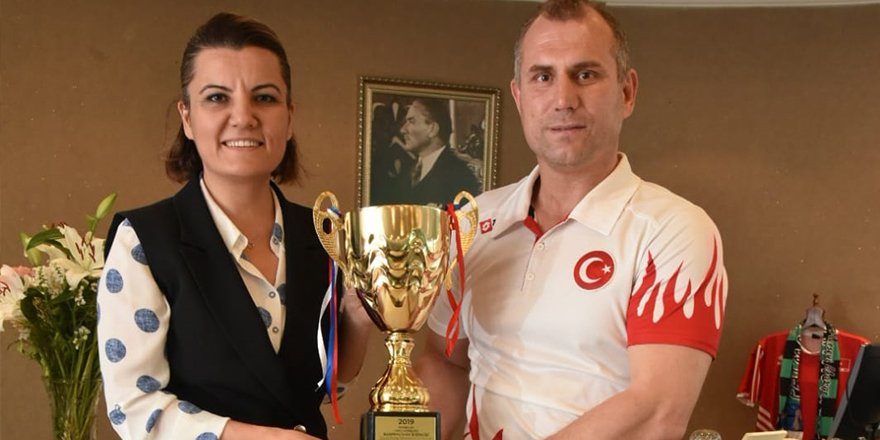 Nazmi Kahveciler, Balkan Şenlikleri’nde şampiyon oldu