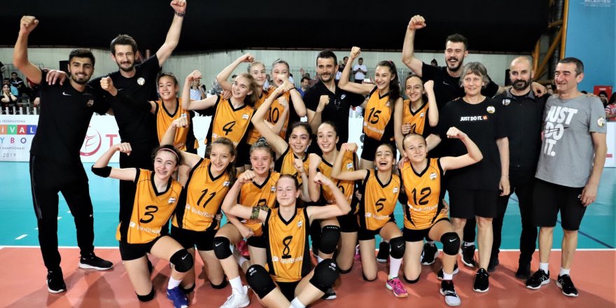 Voleybol Midiler Türkiye Şampiyonası’nın kazananları belli oldu