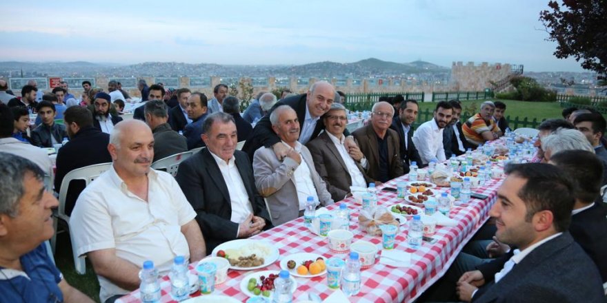 Ak Parti Darıca teşkilatına iftar