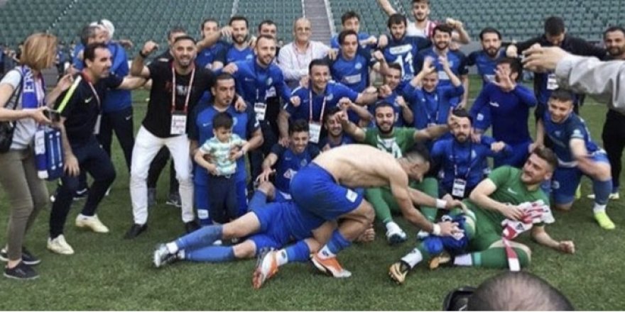 1 milyon nüfuslu sanayi kenti Gebze’nin takımı amatöre düşerken 62 bin nüfuslu ilçenin takımı; Ergene Velimeşe 2. Lig’de