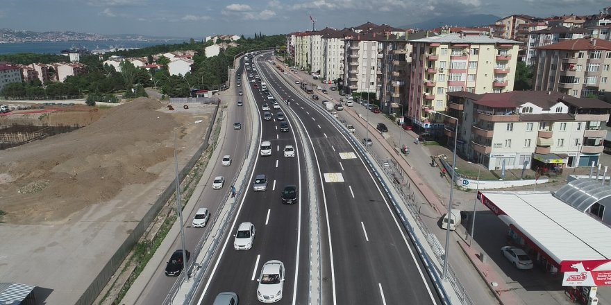 Kavşak trafiğe açıldı