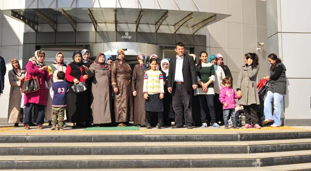 Mahallelerine hizmet yapılmasını istediler