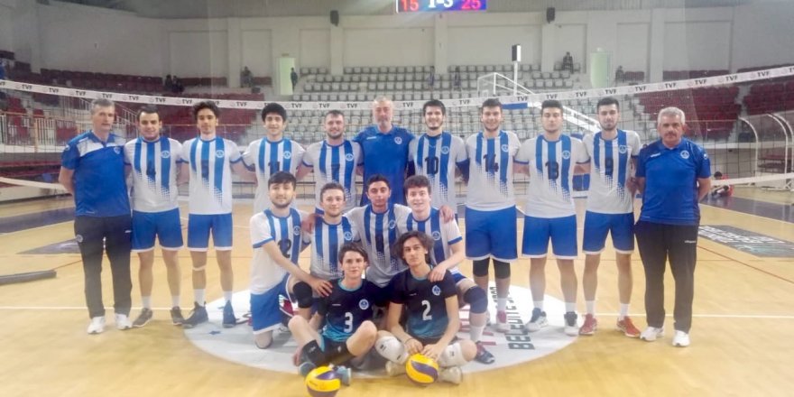 Kağıtsporlu genç voleybolcular namağlup finallerde