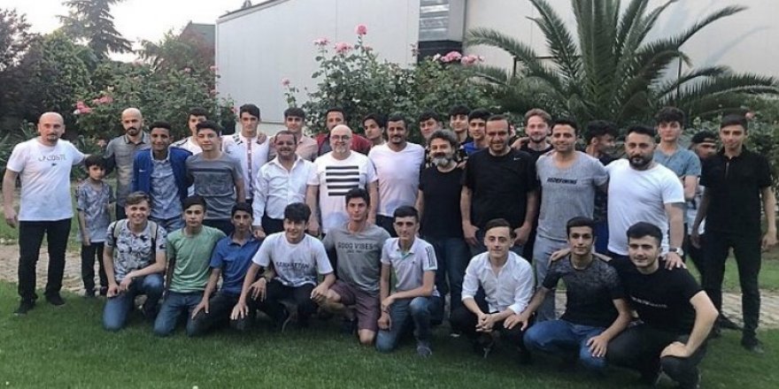 Birol Güven’den Martı’ya iftar!  Darıca Martıspor’un artık ünlü bir taraftarı var