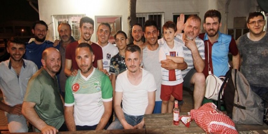 Sanatçılar bu kez sahada oynadılar