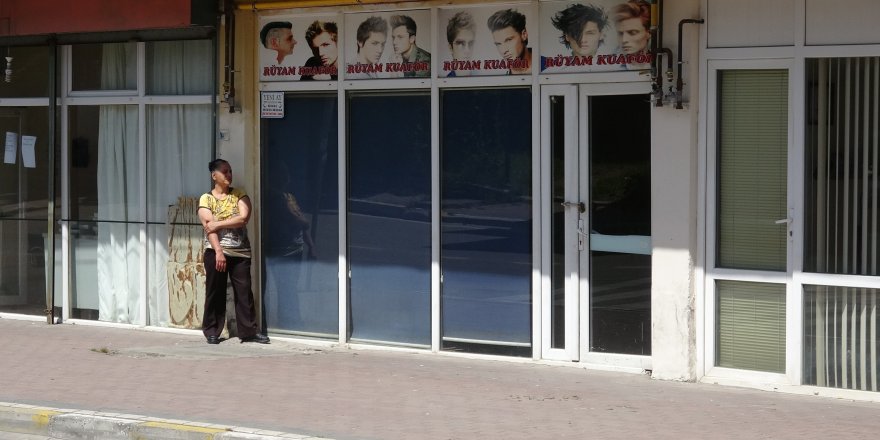 DİLOVASI:  Dükkanını Şehit ve Gazi Aileleri Derneği'ne çevirdi