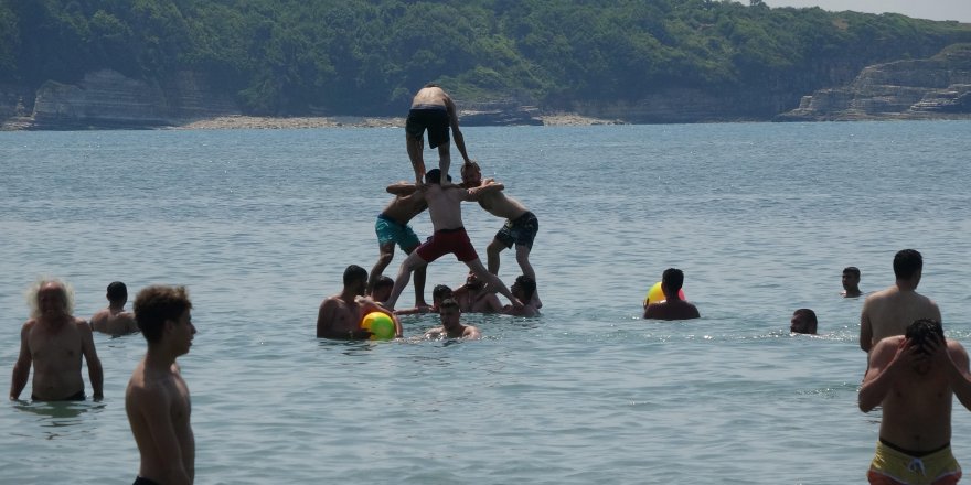 Bayramın son günü plajlar doldu