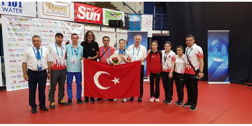 Berfin, dünya şampiyonasından madalya ile döndü