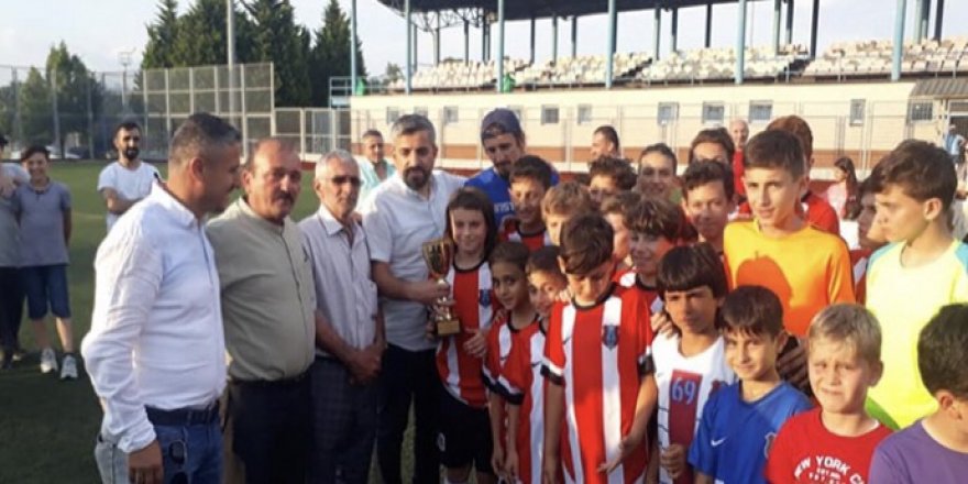 Yeni yöneticilerden şampiyonluk kupası