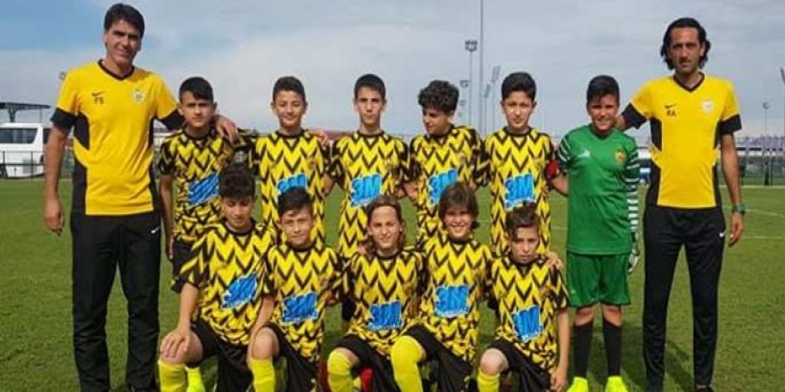 Yahya Kaptan grup birincisi oldu