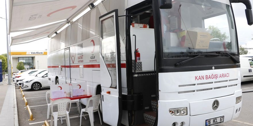 Kızılay aracı GOSB meydanında