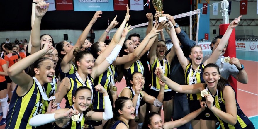 Yıldız Kızlar’da Türkiye Şampiyonu ‘Fenerbahçe’