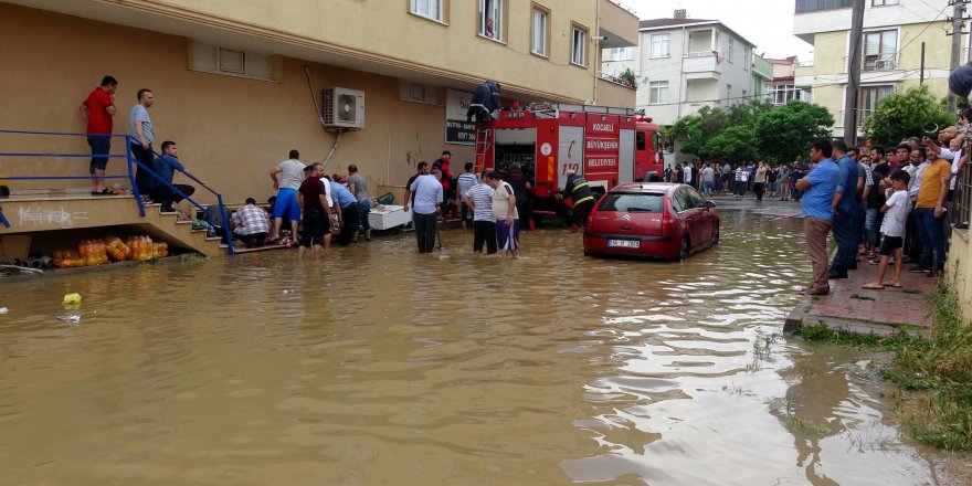 Bodrumu basan sel suyunda yaşamını yitirdi