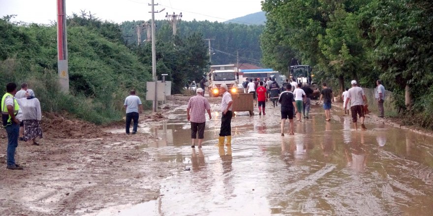 OTOYOL ŞANTİYESİNDEKİ TOPRAK KAYDI: Mahalleli isyan etti