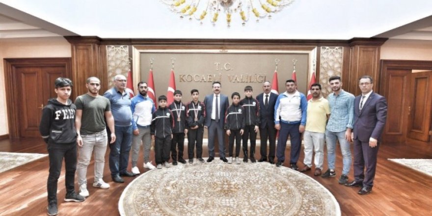 Dilovalı güreşçilerde Vali Aksoy’a çıkarma