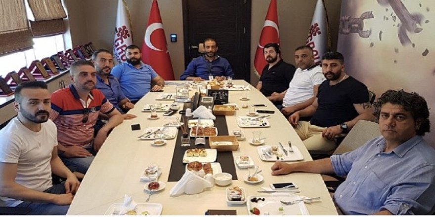 Gülen, Çınaraltı’yı ağırladı