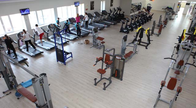 SPOR SALONLARINA SIKI TAKİP