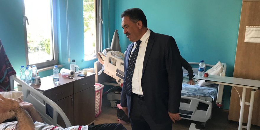 YAŞLILARI YALNIZ BIRAKMADILAR: Kaymakam Güler ve eşinden Huzurevi ziyareti