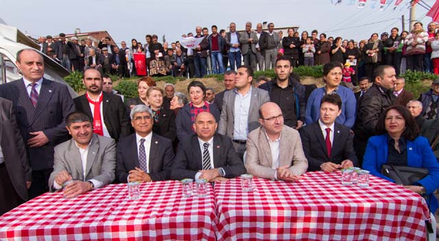 CHP’den Emek ve Yenimahalle’de miting gibi toplantı