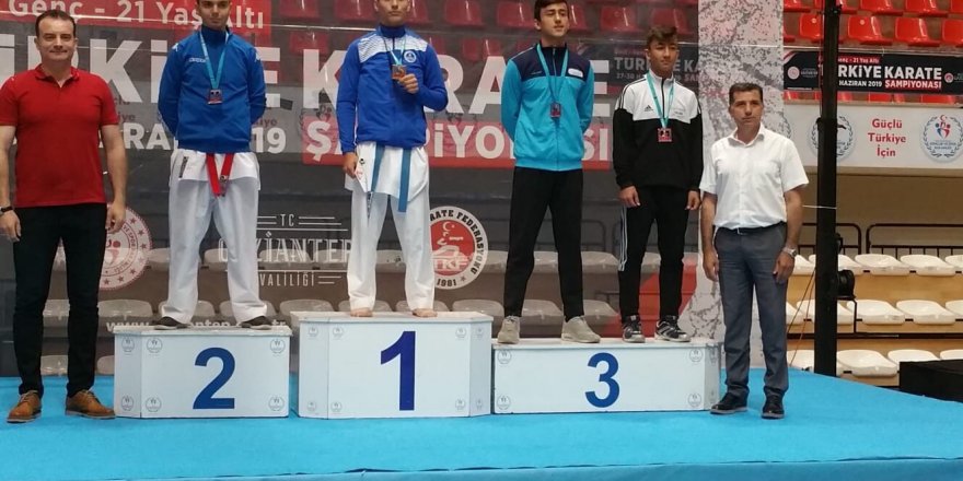 Karatecilerden  6 Türkiye derecesi