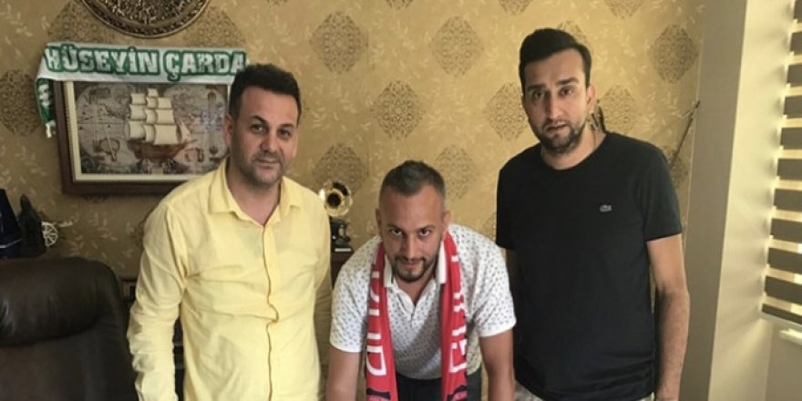 Gölcükspor’da sportif direktörlüğe Uzuner getirildi