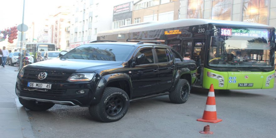 Bilinçsiz park trafiği felç ediyor