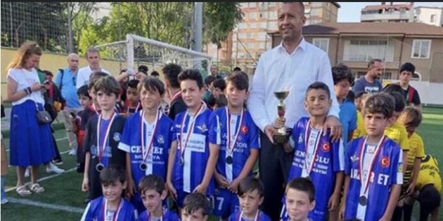 Minik futbolcular hünerlerini gösterdi