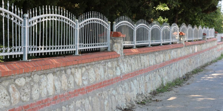  KOCAELİ: 140 mezarlığa 16 bin 750 metre taş duvar