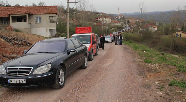 SP’lilerden 5 km’lik araç konvoyu