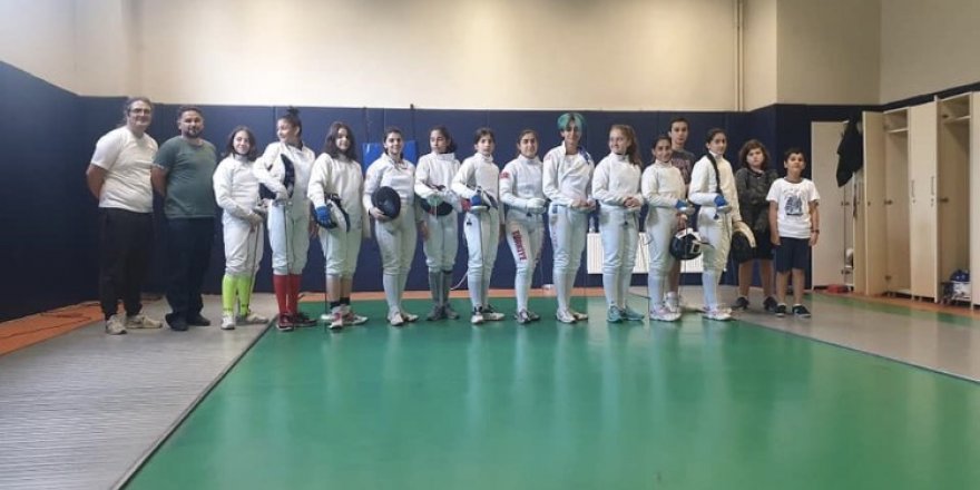 Eskrimciler Demokrasi Bayramı’nı kutladı