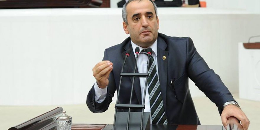 CHP’Lİ AKAR’DAN: AKP ve MHP’li vekillere ‘tatil’ tepkisi