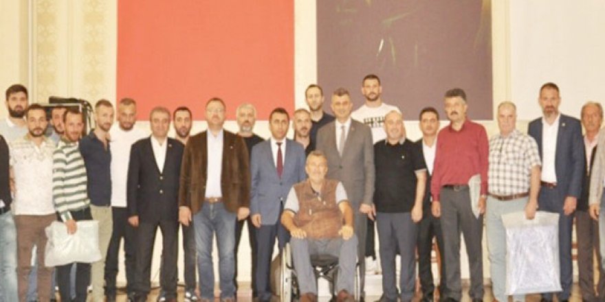 Köy takımları yemekte buluştu