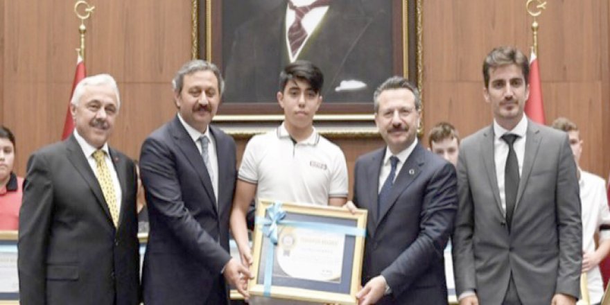 Berat Eren Kahya dünya şampiyonu