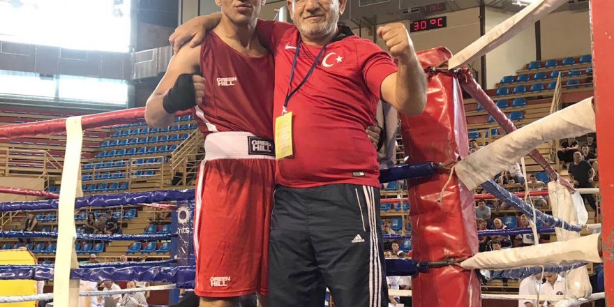 Samet başarılarına bir yenisini daha ekledi