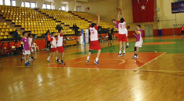 GEBZE GENÇLERBİRLİĞİ ŞAMPİYONAYA İYİ BAŞLADI