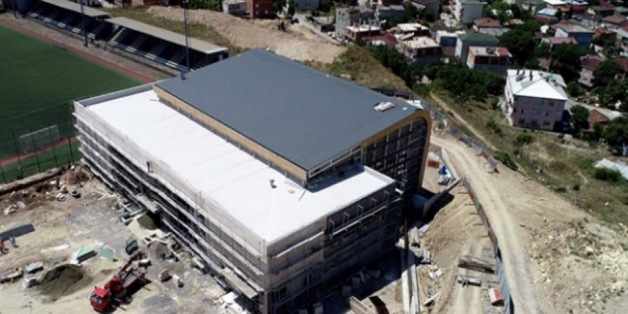 Dilovası yüzme havuzunun dış cephesi kaplanıyor