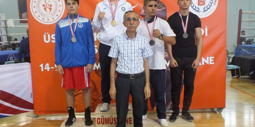 Genç eldivenlerden önemli başarı