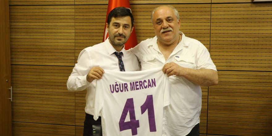 GEBZESPOR YÖNETİMİ REKTÖR ASLAN’I ZİYARET ETTİ